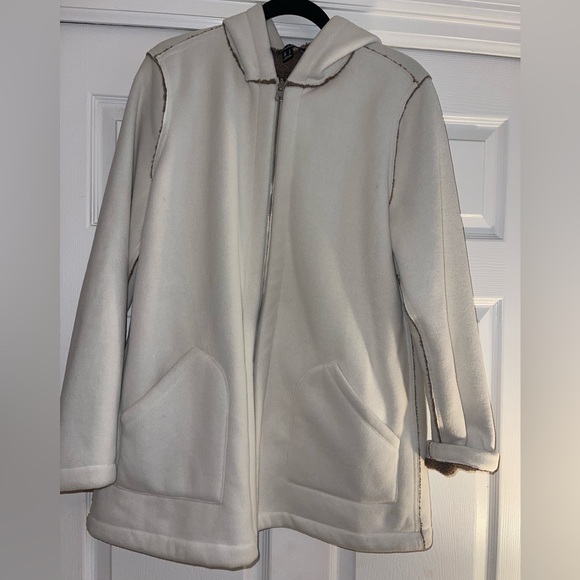 Susan Graver Weekend Reversible Polar Fleece & Sherpa Coat 10-12 Ivory/Clove - Picture 2 of 8
